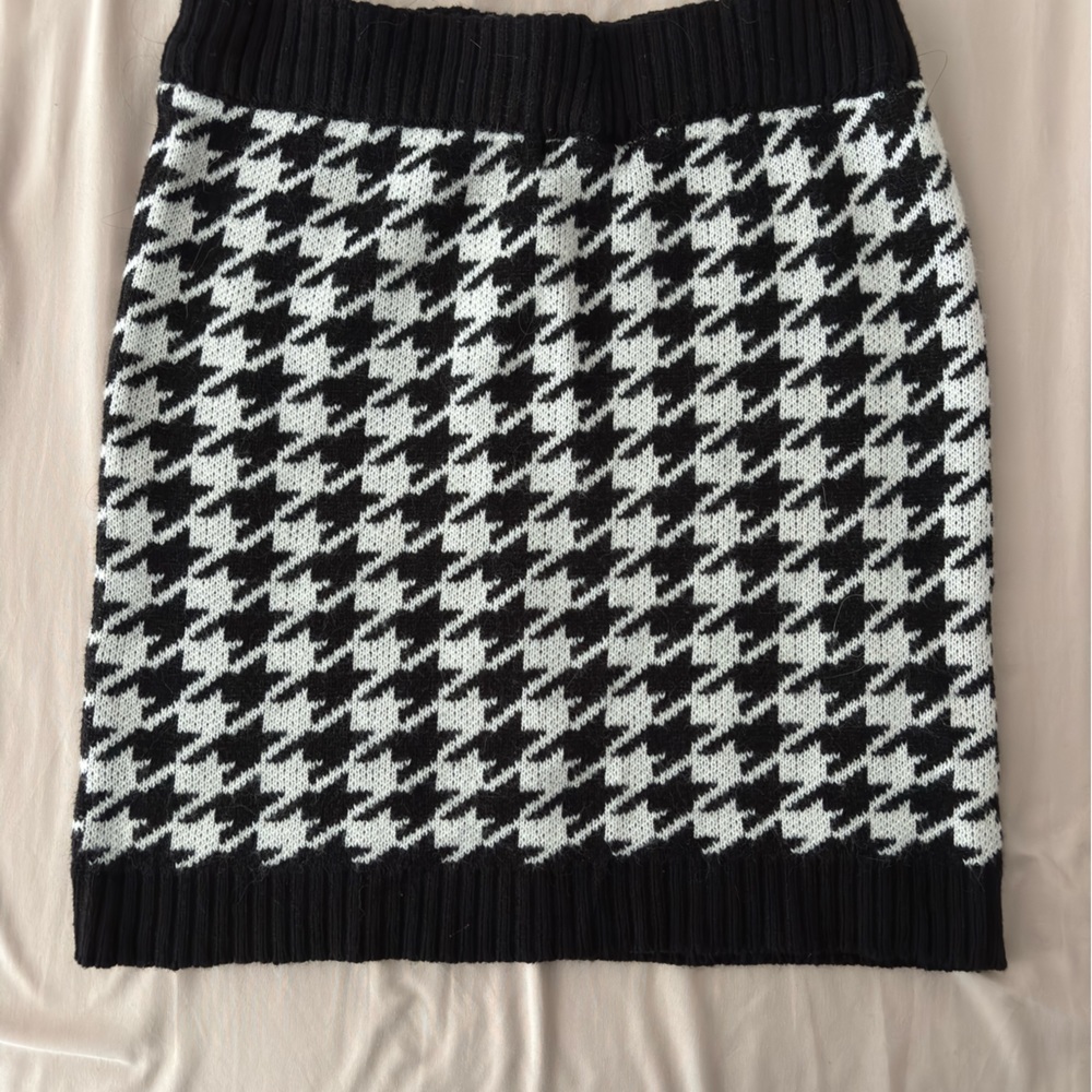 Women’s knit skirt